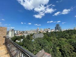  4-  (176 2)    Park View,  (º) 11  9