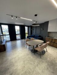 2-     Chicago Central House  4