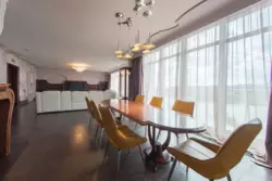 Riviera Riverside  18        1