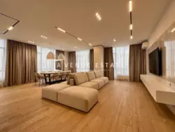  3 -   Park Avenue VIP,   , 180 2  3