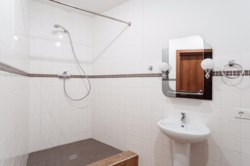 !        'Valmax' ,  .  8