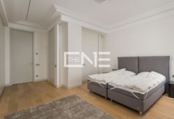 4 Renaissance Residence        19
