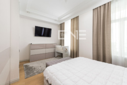 4 Renaissance Residence        21