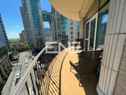 4 Renaissance Residence        28