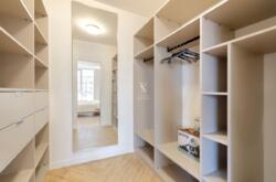  1        .  Podil Plaza & Residence.  .  18