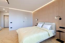  1        .  Podil Plaza & Residence.  .  10