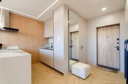  1        .  Podil Plaza & Residence.  .  3