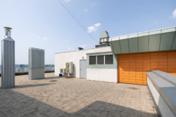 �� ������� ��������� 10000�� 400� + ������� 200�2(�� �������������) ���� 22