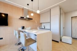  1        .  Podil Plaza & Residence.  .  4