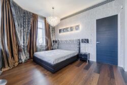 Ambassador Hous   4 265 .  .  11