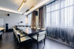 Ambassador Hous   4 265 .  .  3