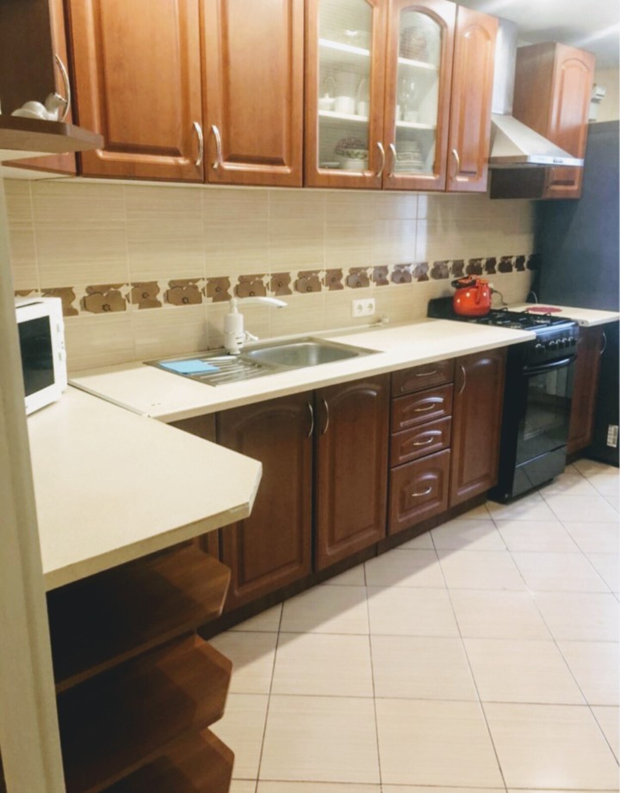 Сдам трёхкомнатную длительно фото 1 Сдам трёхкомнатную длительно фото 1