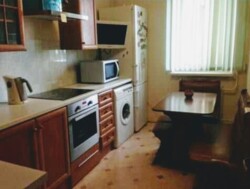 Трехкомнатная в центре фото 1 Трехкомнатная в центре фото 1