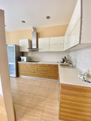 Елітна трикімнатна з окремоми санвузлами, двома кухнями! фото 15 Елітна трикімнатна з окремоми санвузлами, двома кухнями! фото 15