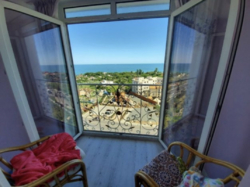 Трехкомнатная с видом на море! фото 1 Трехкомнатная с видом на море! фото 1