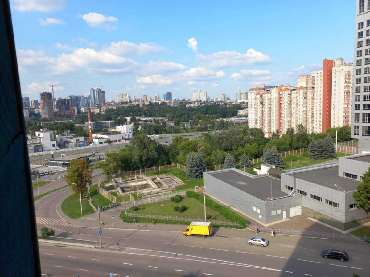 2к метро Деміївська фото 1 2к метро Деміївська фото 1