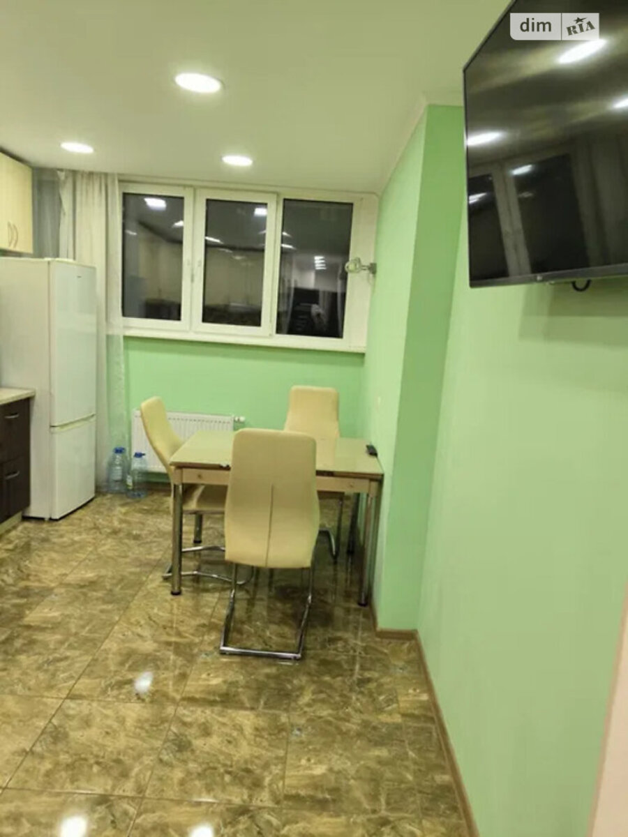 Rent out 1-room apartment. Киев, в Соломії Крушельницької, 13 — photo 5