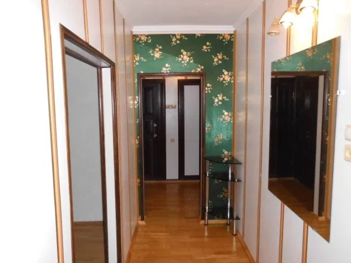 3к біля метро Позняки фото 1 3к біля метро Позняки фото 1
