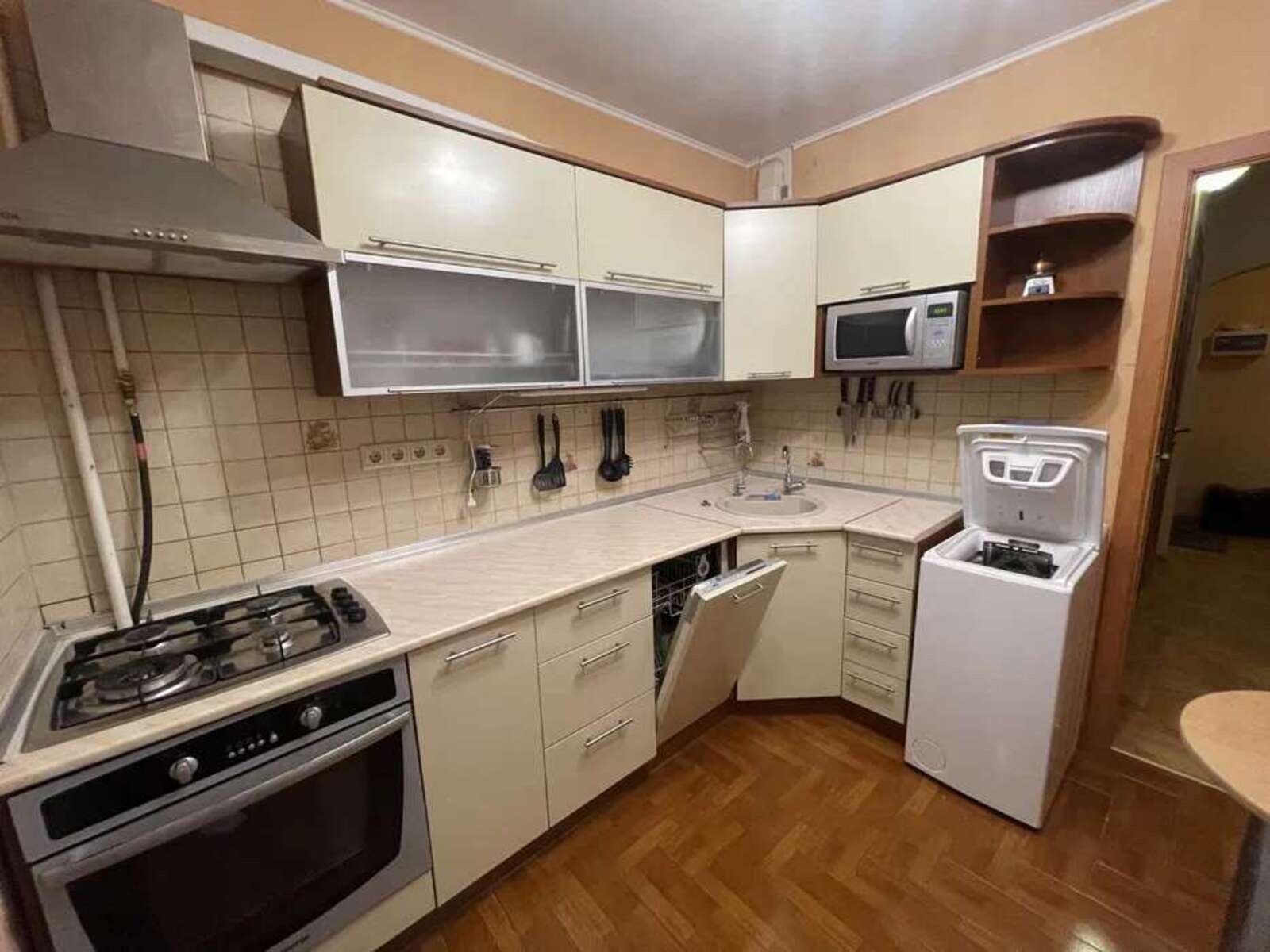 Здається квартира Київ, Дарницький, ул. Соломии Крушельницкой, 3, м. Осокорки фото 1 Здається квартира Київ, Дарницький, ул. Соломии Крушельницкой, 3, м. Осокорки фото 1