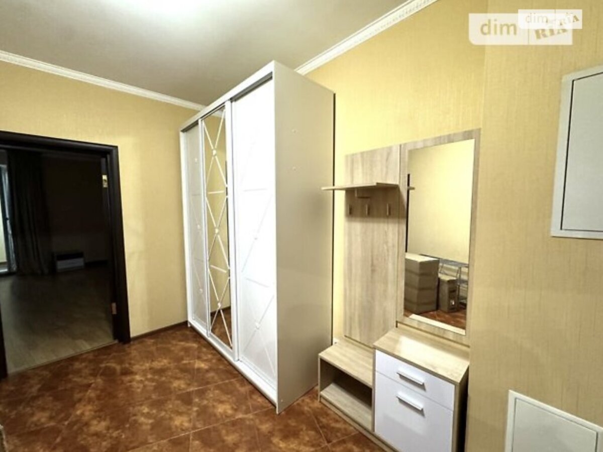 Rent out 1-room apartment. Киев, Срібнокільська, 12 — photo 3