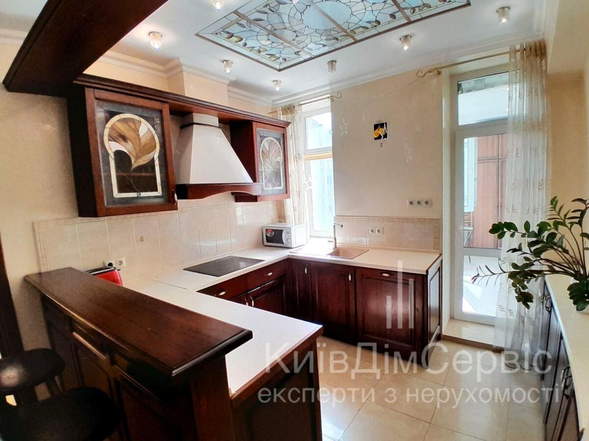 2к метро Університет фото 1 2к метро Університет фото 1