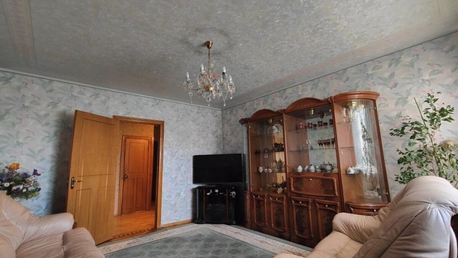 3-к на Антоновичча фото 1 3-к на Антоновичча фото 1