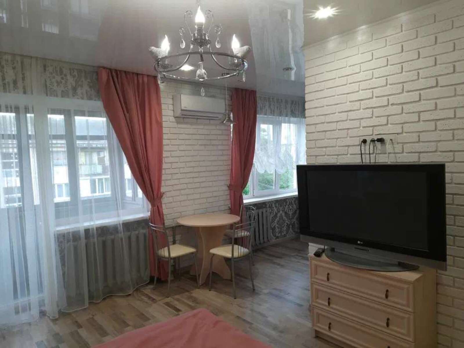 Здається квартира Київ, Шевченківський, ул. Салютная, 8 фото 1 Здається квартира Київ, Шевченківський, ул. Салютная, 8 фото 1