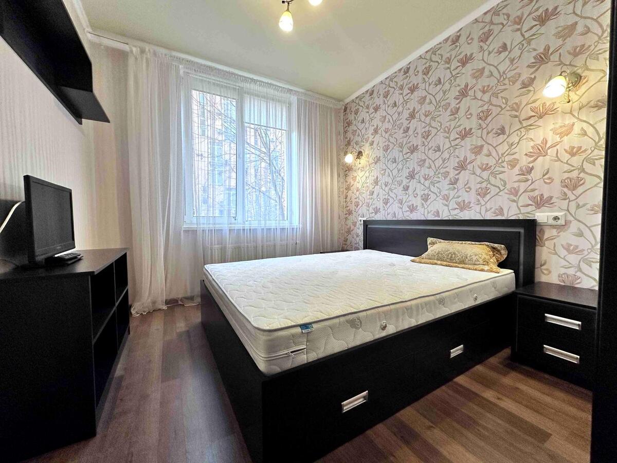 2к метро Лівобережна фото 1 2к метро Лівобережна фото 1