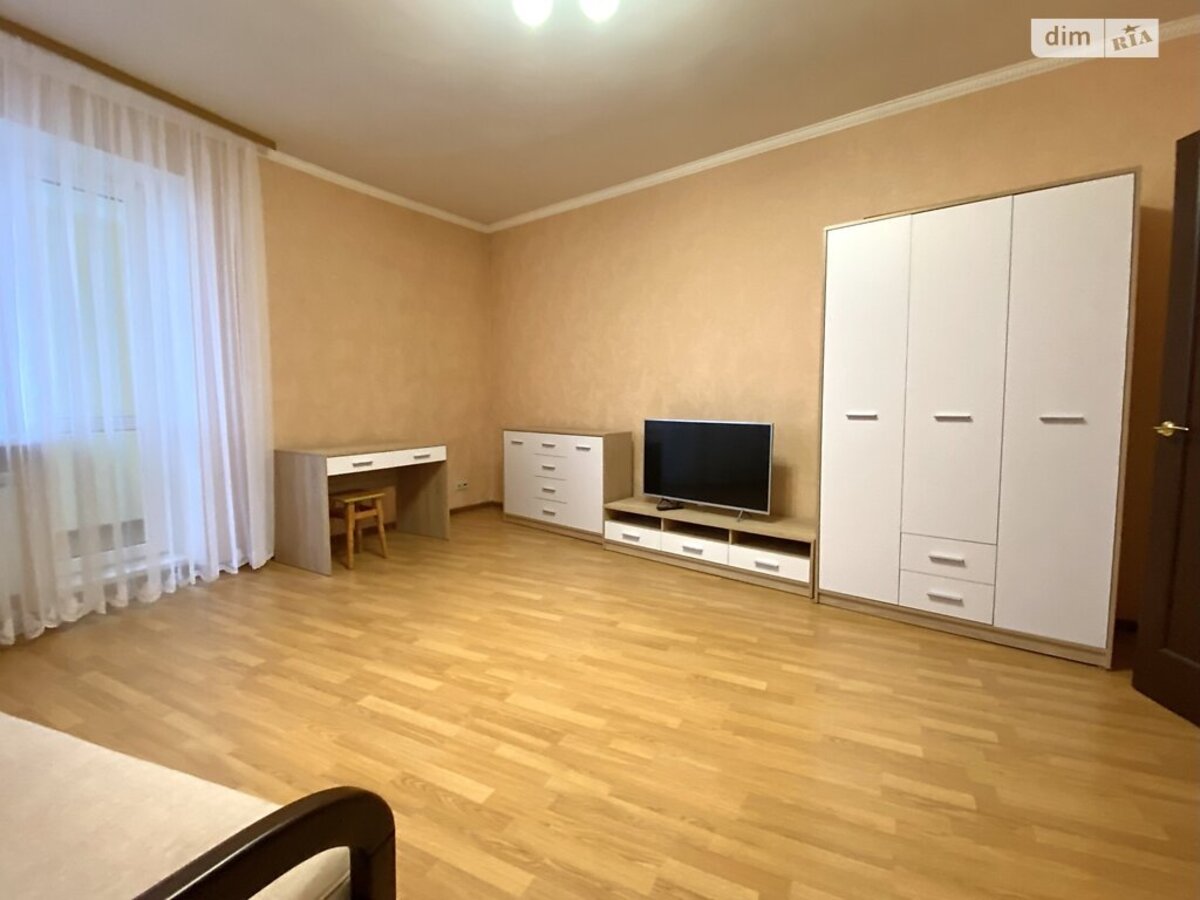 Rent out 1-room apartment. Киев, Срібнокільська, 12 — photo 6