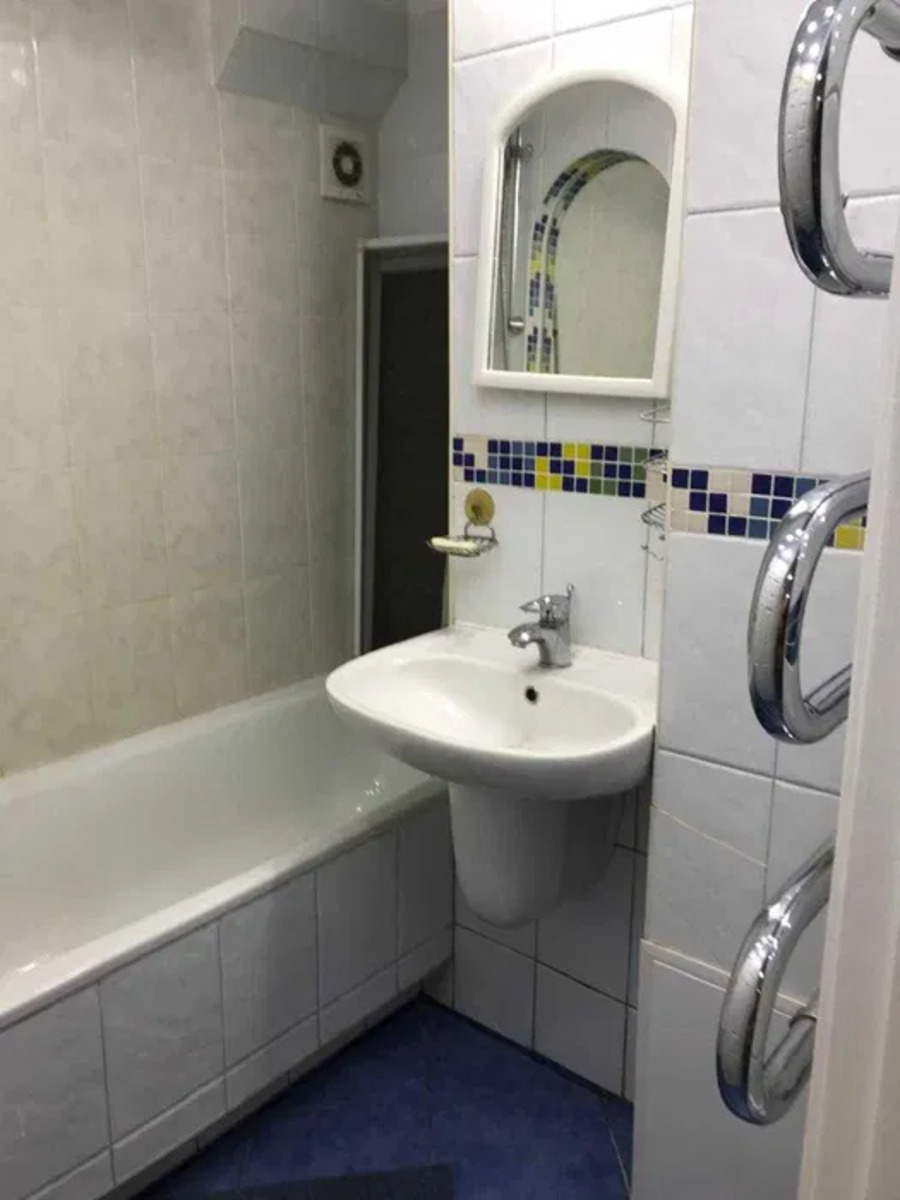 Rent out 1-room apartment. Киев, Литовський проспект, 10а — photo 15
