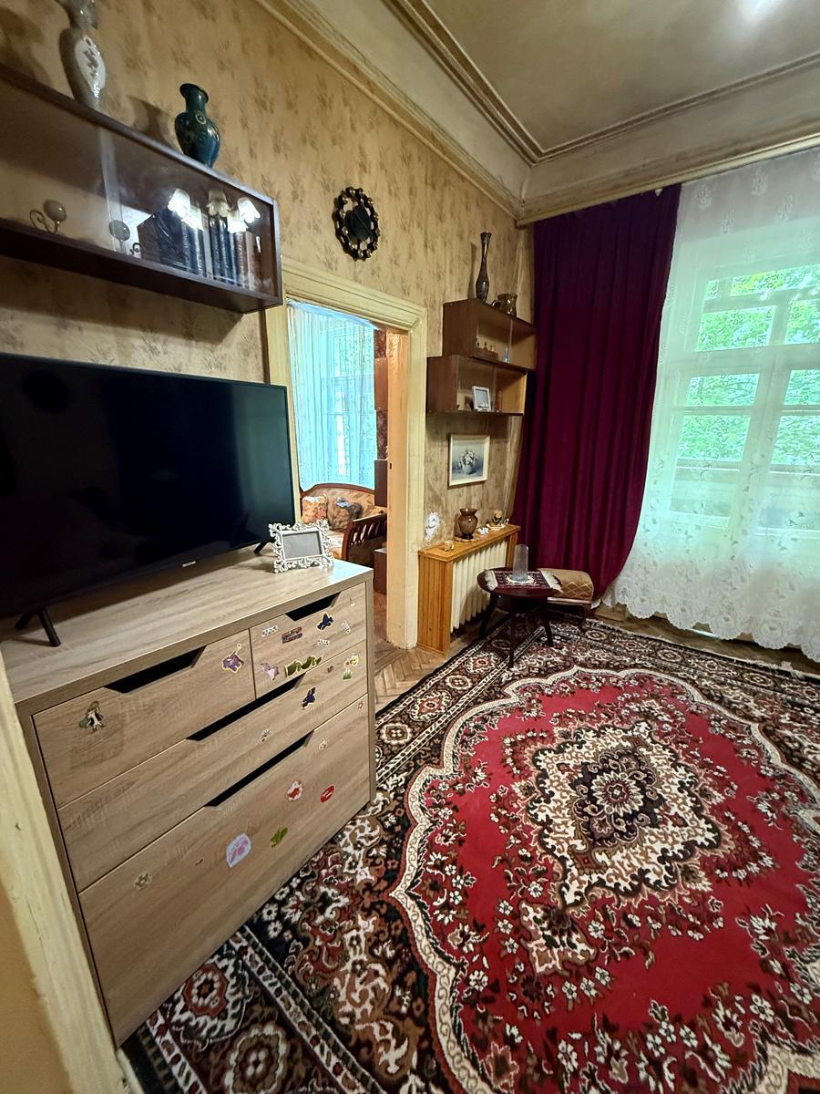 2к метро Університет фото 1 2к метро Університет фото 1