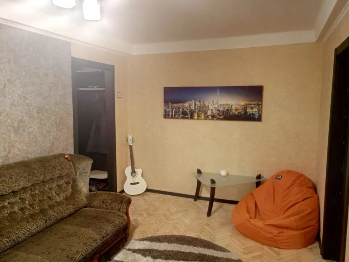 2к Дарницька площа фото 1 2к Дарницька площа фото 1