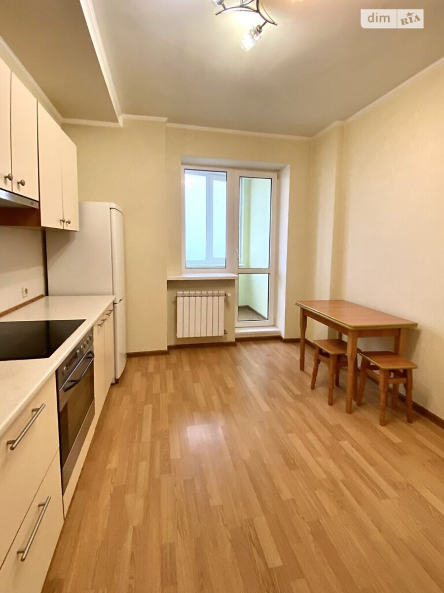 Rent out 1-room apartment. Киев, Срібнокільська, 12 — photo 2