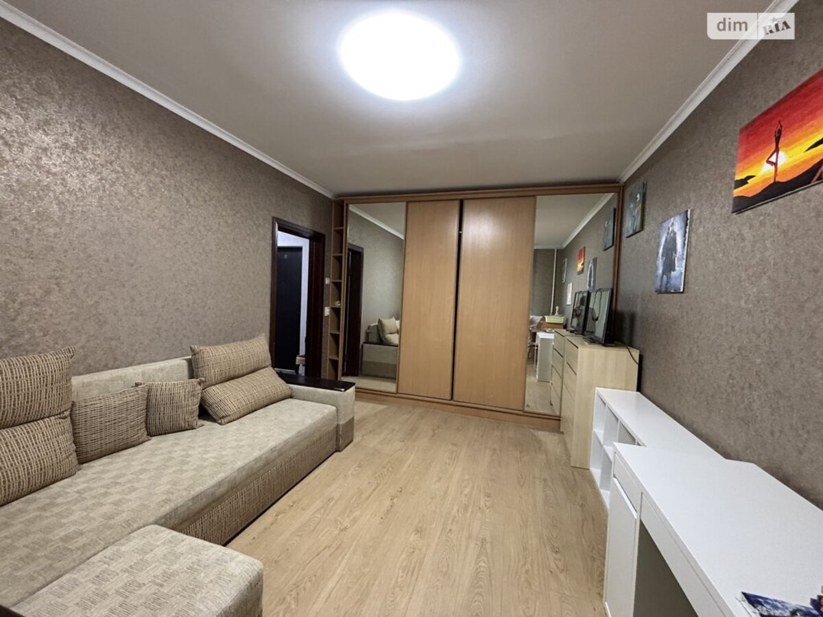 1к метро Харківська фото 1 1к метро Харківська фото 1
