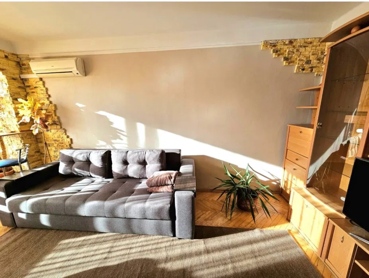 2-к Дніпровський фото 1 2-к Дніпровський фото 1