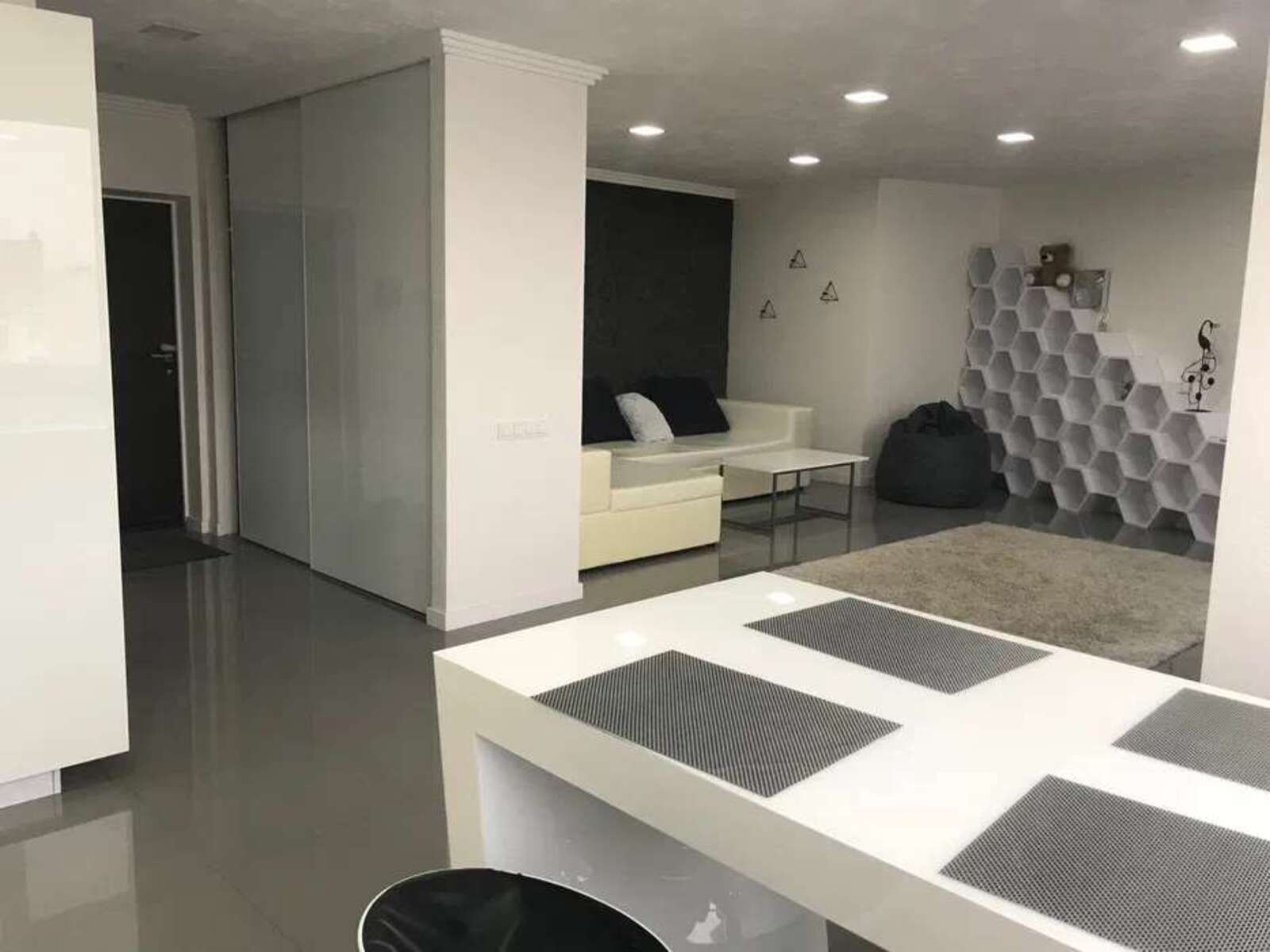 Здається квартира Київ, Дарницький, Осокорки, ул. Елизаветы Чавдар, 13, м. Осокорки фото 1 Здається квартира Київ, Дарницький, Осокорки, ул. Елизаветы Чавдар, 13, м. Осокорки фото 1