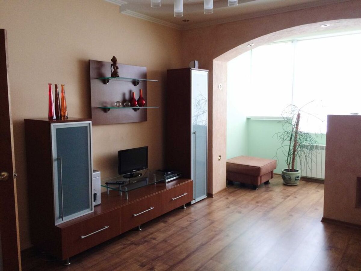 Rent out 2-room apartment. Киев, Гмирі, 1б/6 — photo 3
