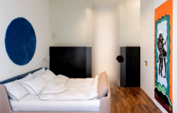 2� � �� River Stone ���� 8