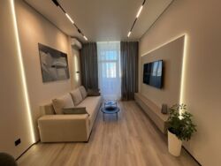 2   , 'Manhattan city'  4