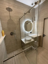 2   , 'Manhattan city'  8