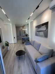 2   , 'Manhattan city'  5