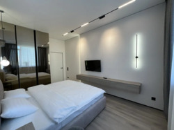 2   , 'Manhattan city'  3