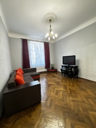 Здається квартира Івано-Франківська, Івано-Франківськ, Центр, Залізнична вул., 14 фото 2 Здається квартира Івано-Франківська, Івано-Франківськ, Центр, Залізнична вул., 14 фото 2