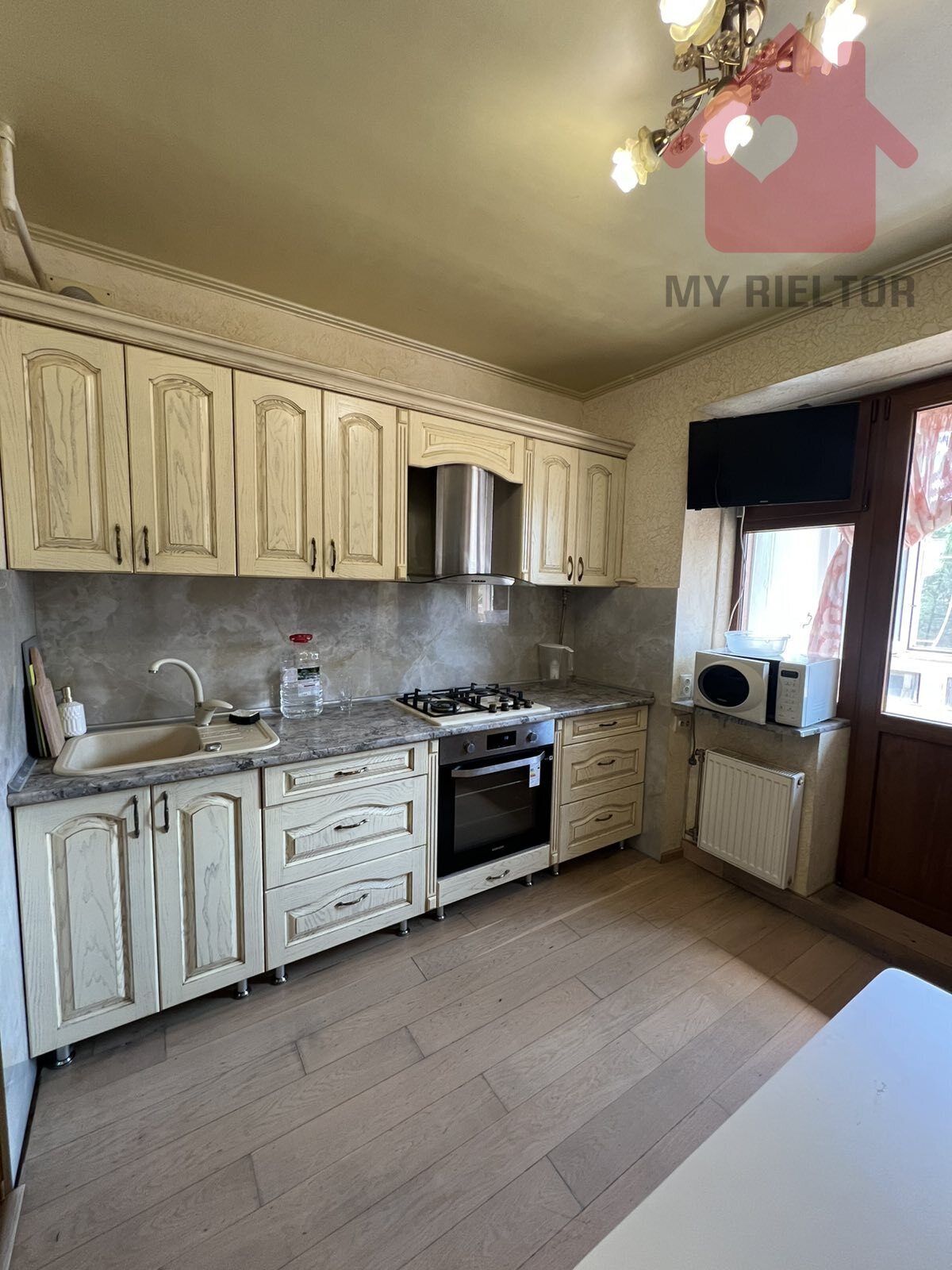 Оренда двокімнатної квартири по вул.Айвазовського фото 1 Оренда двокімнатної квартири по вул.Айвазовського фото 1