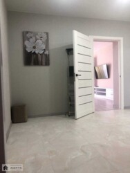    , ĳ . (), 2-, . , ֳ 1 500 $  8
