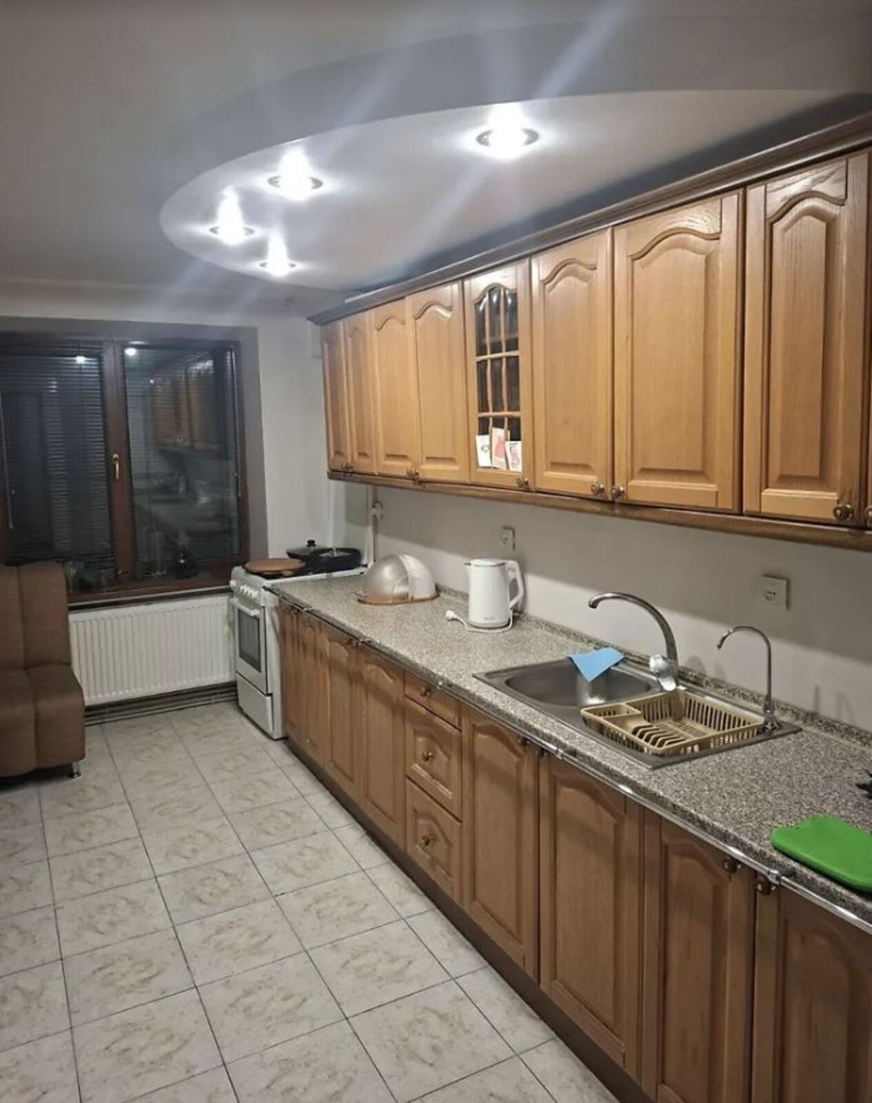 Довготривала оренда 4к квартири на вул. Шевченка, нормальний житловий стан. Все є. фото 1 Довготривала оренда 4к квартири на вул. Шевченка, нормальний житловий стан. Все є. фото 1