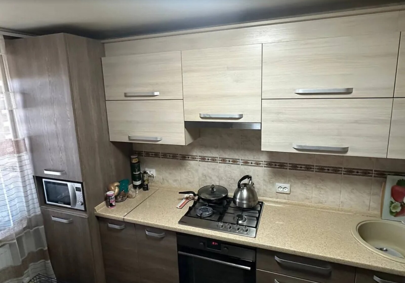 Здається 3-х кімнатна квартира в р-ні Слов'янка. Добрий стан, все є. фото 1 Здається 3-х кімнатна квартира в р-ні Слов'янка. Добрий стан, все є. фото 1