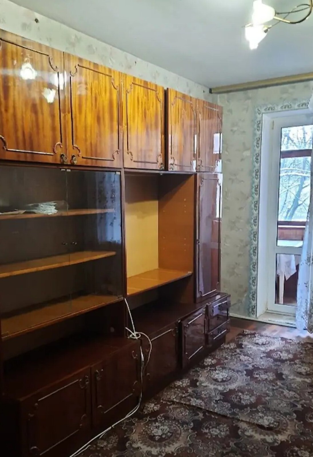 Здається 2-х кімнатна квартира. р-н Слов'янка. без техніки, частково з меблями фото 1 Здається 2-х кімнатна квартира. р-н Слов'янка. без техніки, частково з меблями фото 1