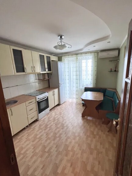 Здається 3-х кімнатна квартира в р-ні Слов'янка, все є, гарний стан. фото 1 Здається 3-х кімнатна квартира в р-ні Слов'янка, все є, гарний стан. фото 1