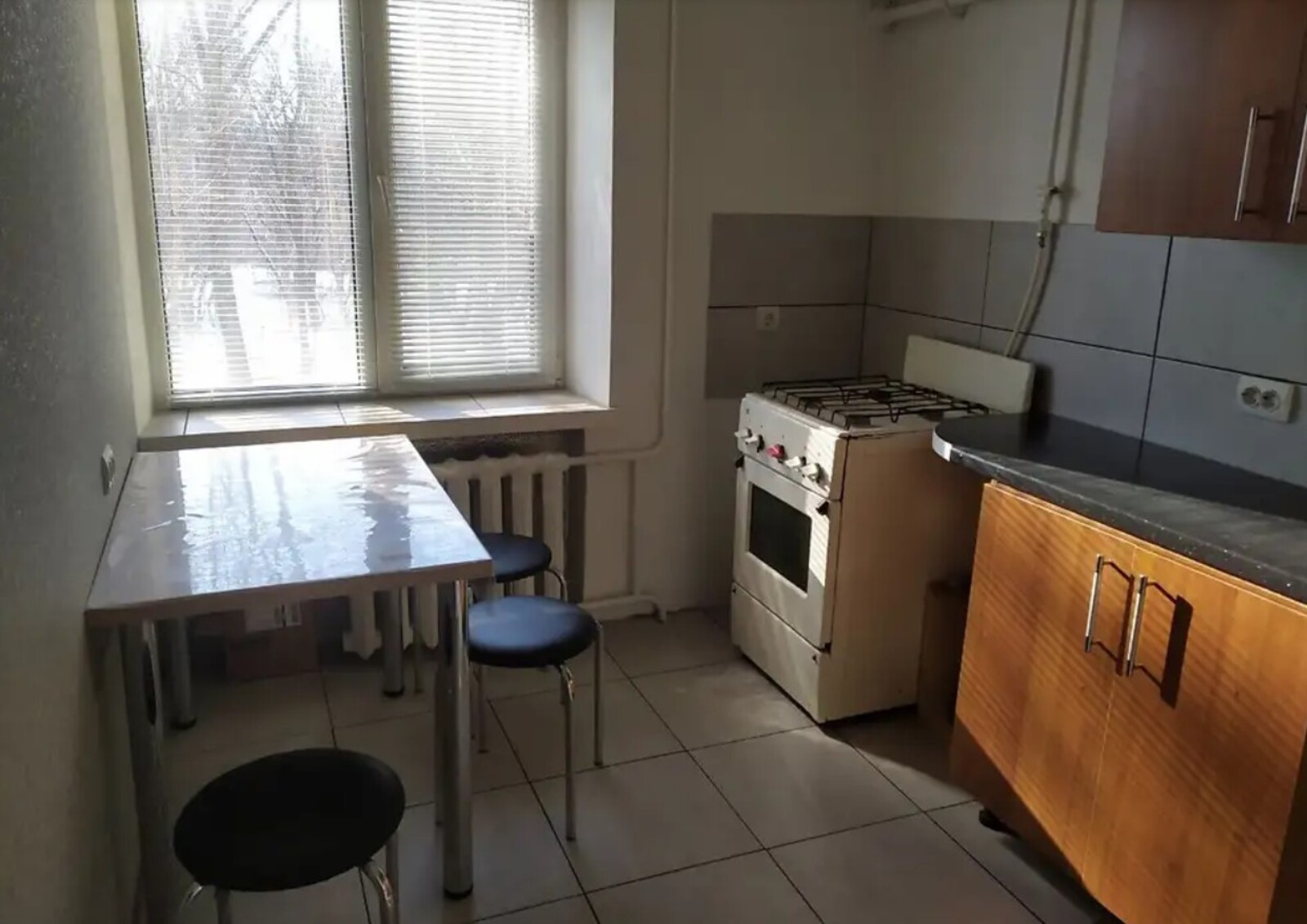  1-  .   .  . -  .  1